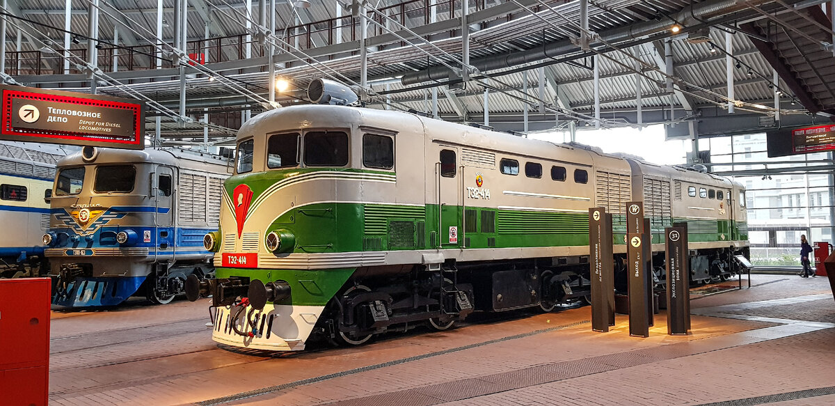 Представленный в "Музее железных дорог России" в Санкт-Петербурге тепловоз ТЭ2-414 (секции №827, 828) построен в 1954 году. Первоначально он эксплуатировался на Оренбургской, Казахской и Приволжской железных дорогах. Фото: Алексей Алексеев