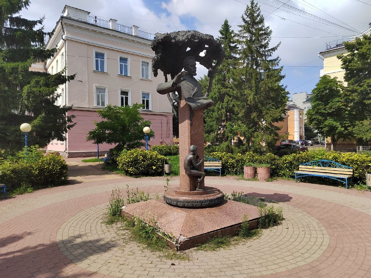 памятник Калинникову в Орле