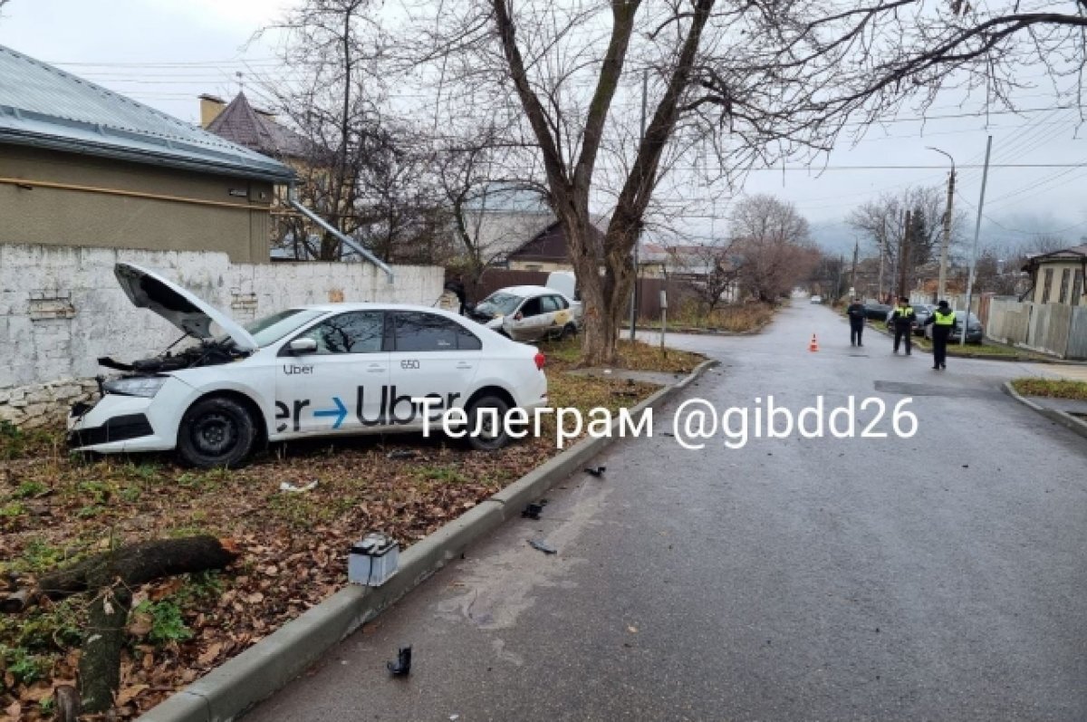    Подросток сломал предплечье в ДТП с двумя таксистами в Кисловодске