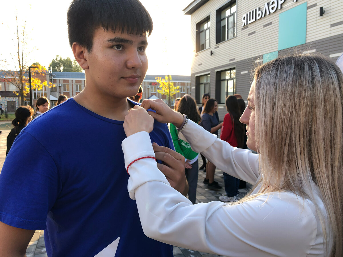 Посвящаешь молодежь