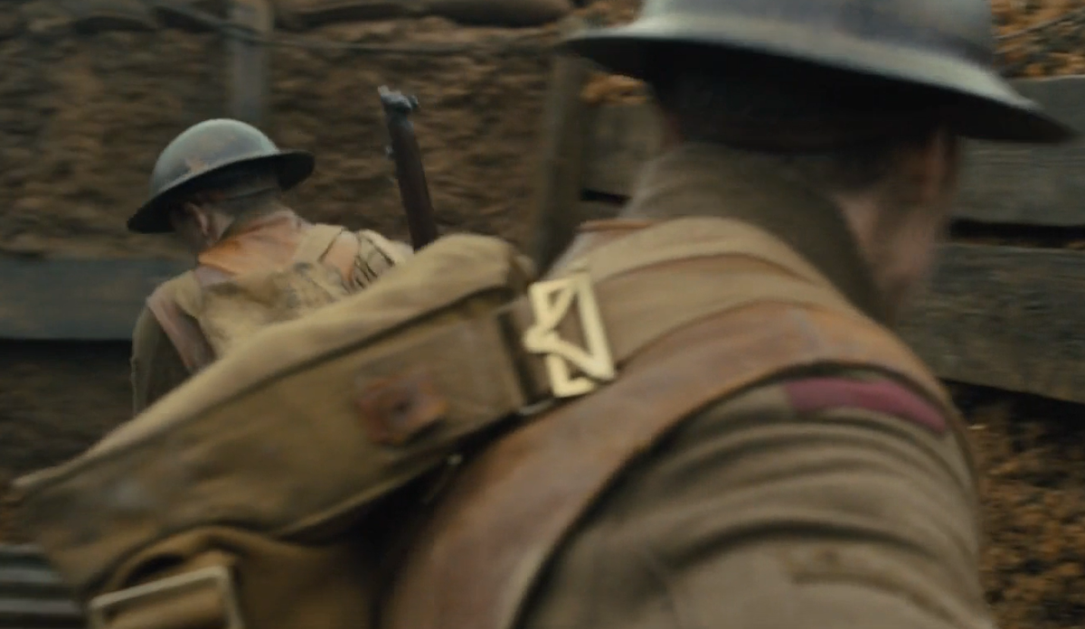 Стремглав понеслись, нет времени на разговоры.