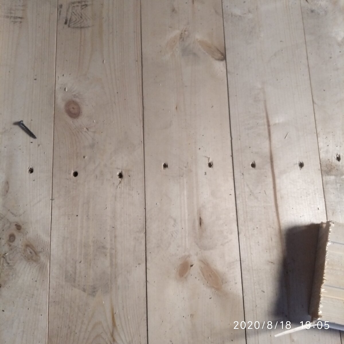 Видели такой способ крепления чистового пола из шпунтированной доски?