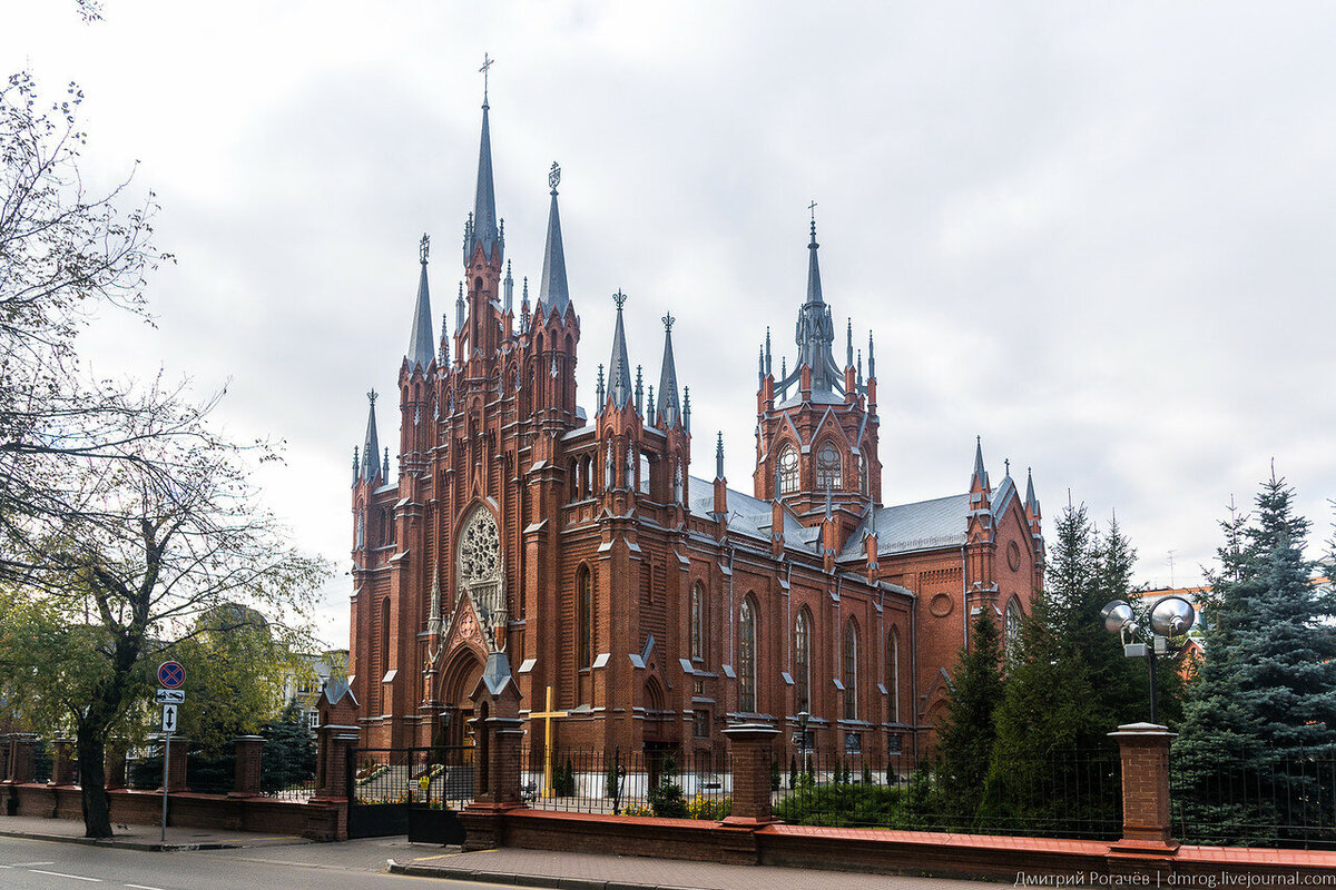 Кафедральный Собор Непорочного Зачатия Пресвятой Девы Марии. Москва, ул. Малая Грузинская, 27. Фото: Дмитрий Рогачев. 