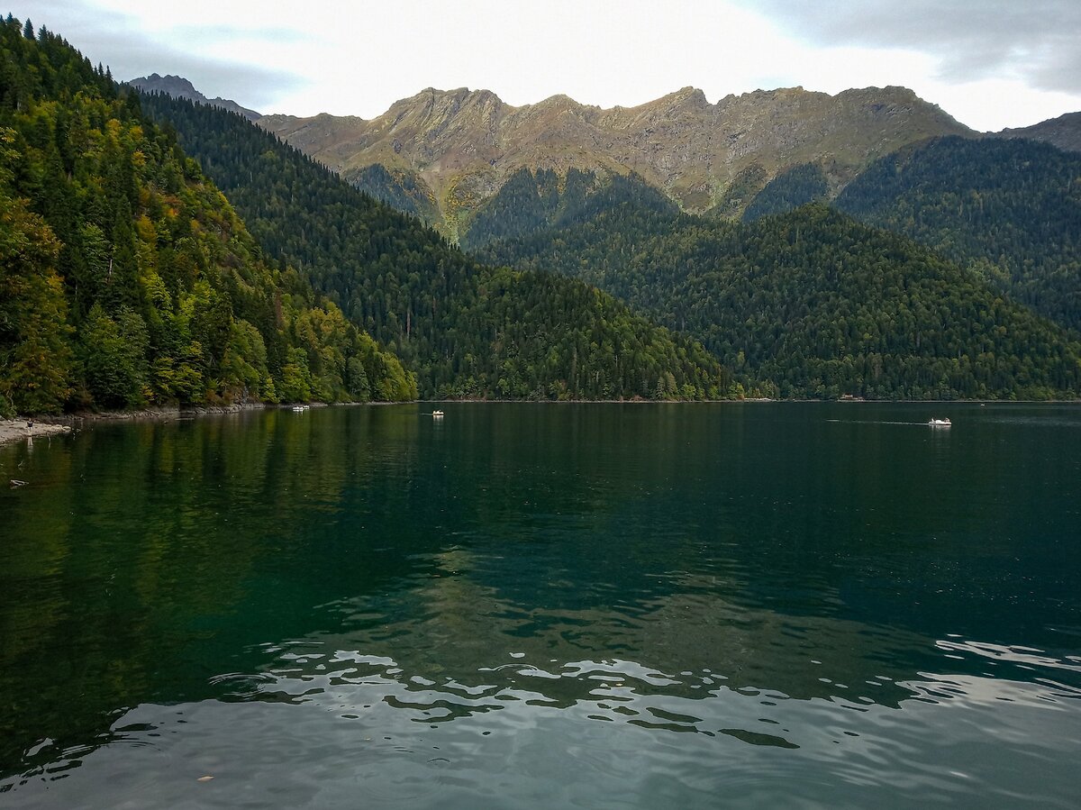 Озеро Рица.