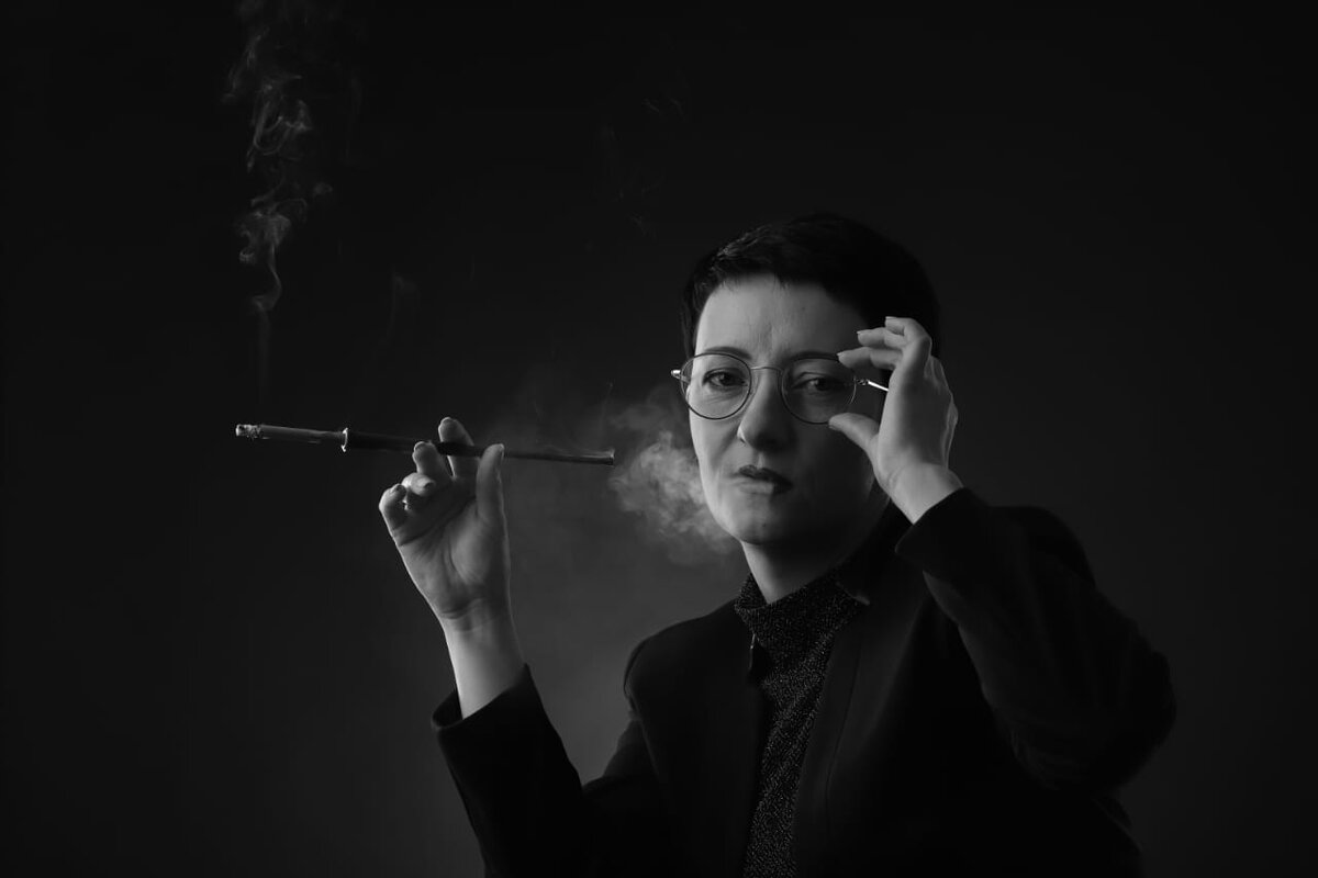 Строгий бухгалтер иногда нужен бизнесу не меньше, чем руководитель-лидер... для баланса))