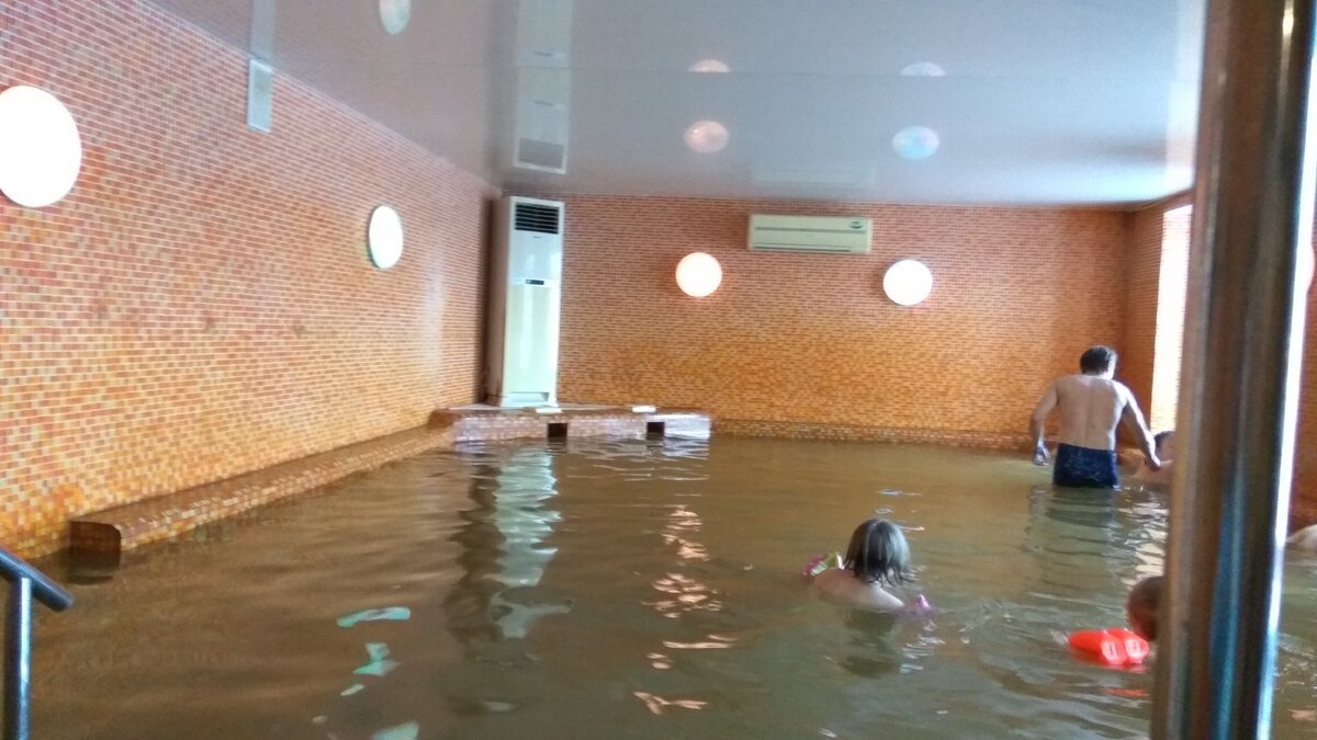 Крытый бассейн, горячие источники Акварель, Туринск