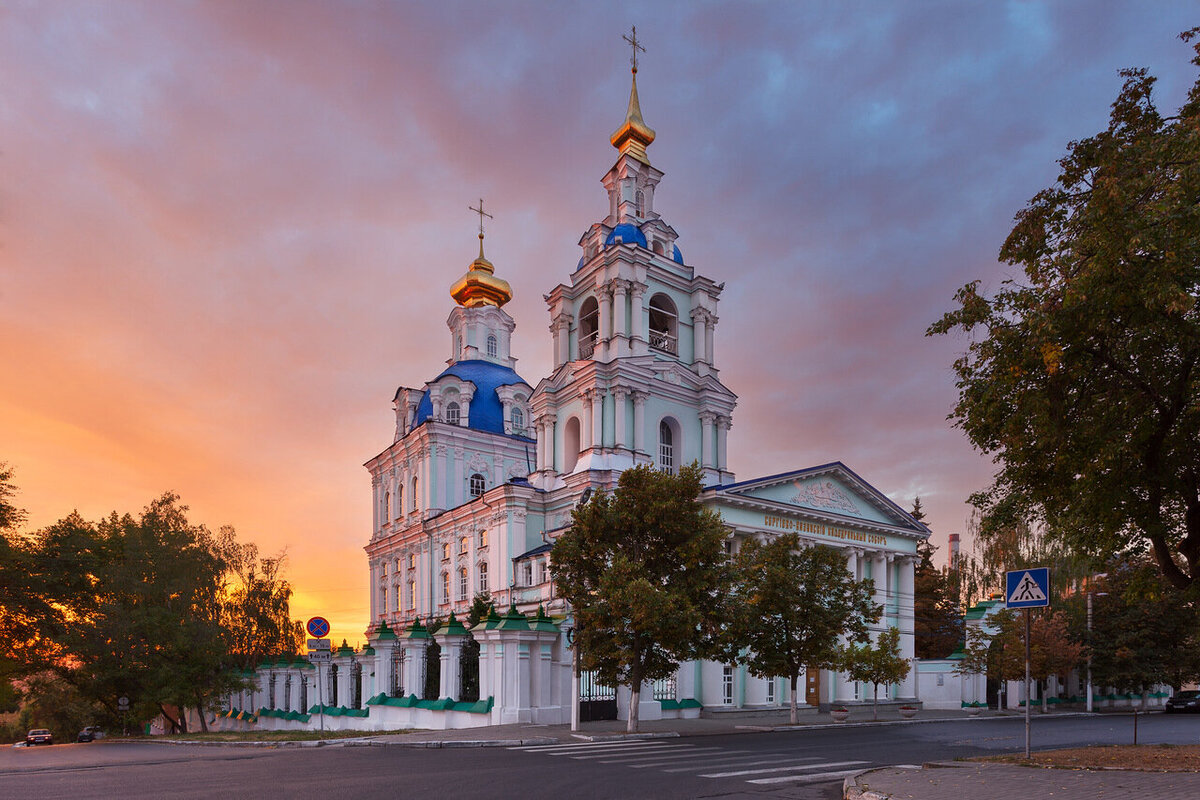 Колокольня Знаменского собора Курск