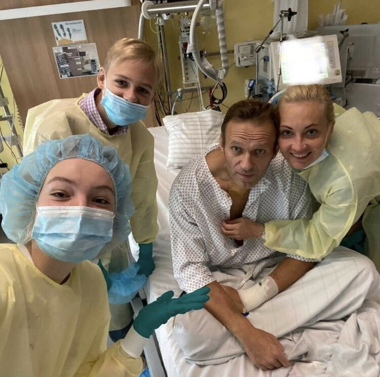 Навальный выложил свою первую фотографию  