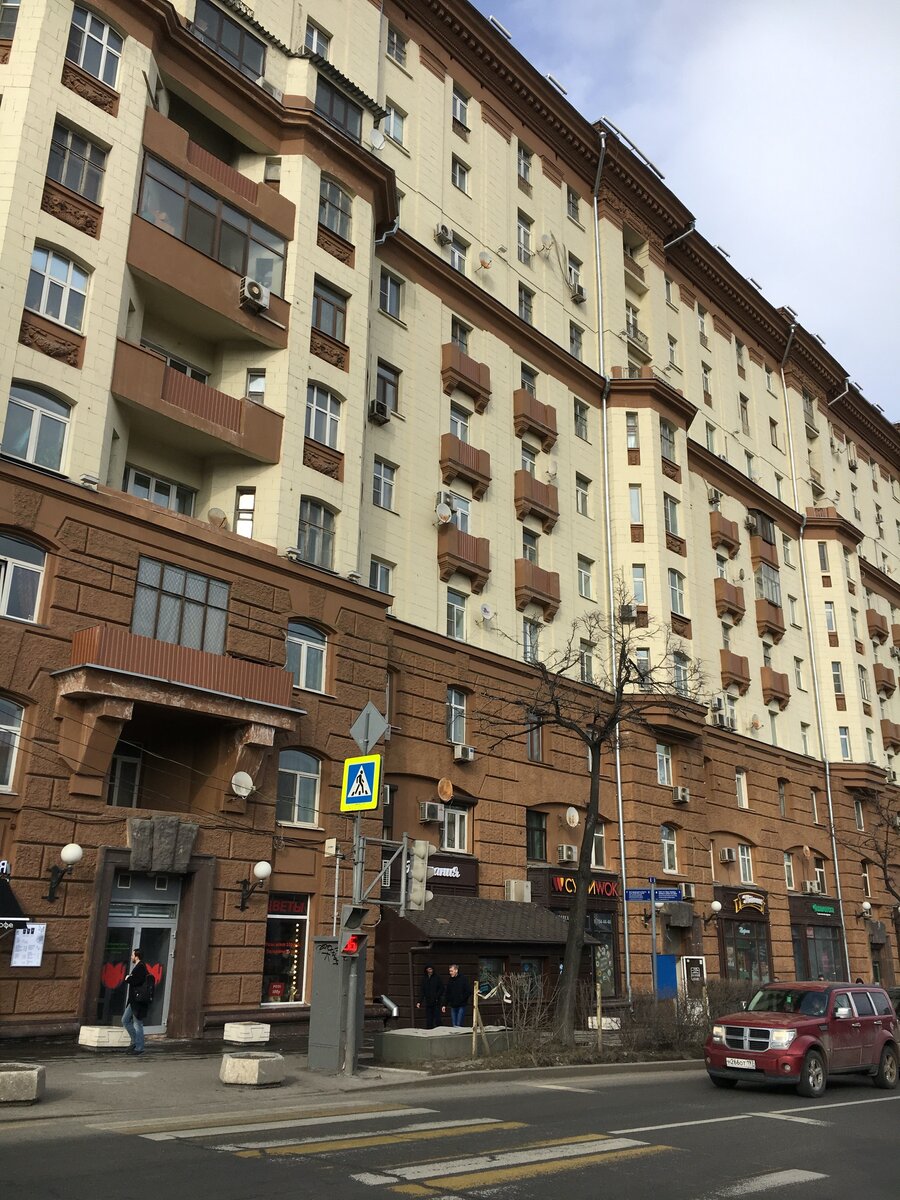 Как выглядят сталинские дома