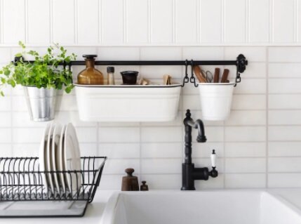 Фото с сайта Икеа (https://www.ikea.com/ru/ru/p/glittran-smesitel-kuhonnyy-chernyy-20355684/)