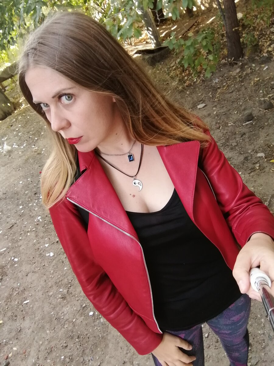 Пусть ходит на йогу, фитнес, курсы кройки и шитья и что там у неё ещё есть