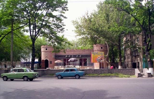 Все известная молодежка.