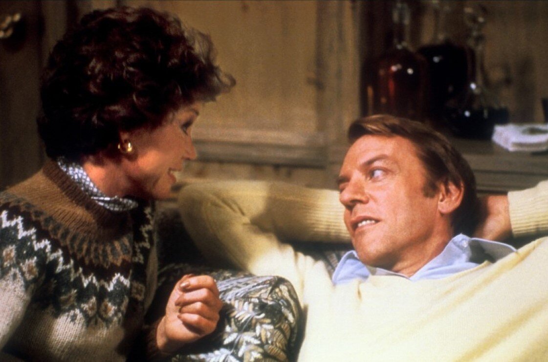 Кадр из фильма “Обыкновенные люди”, Мэри Тайлер Мур в роли Бэт и Дональд Сазерленд в роли Кэлвина