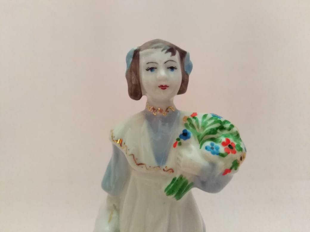 Барановский Фарфоровый завод. Школьница