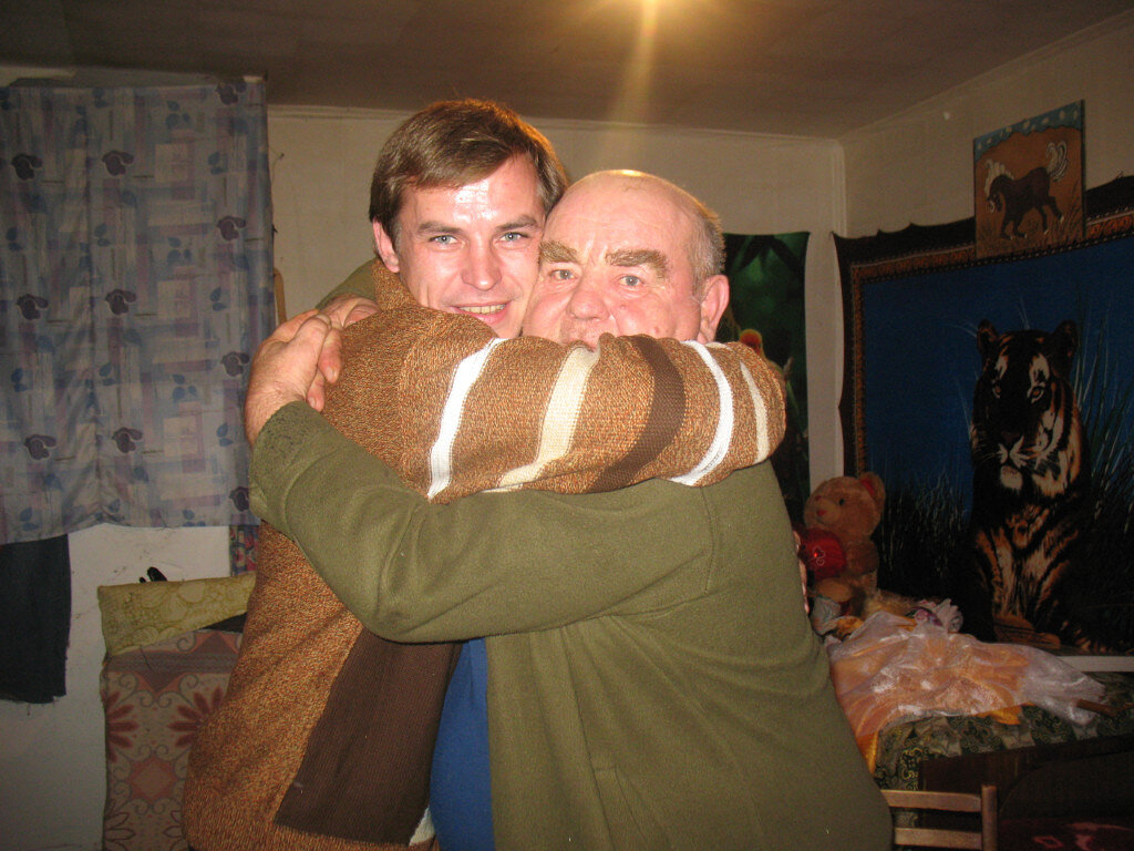 Мой муж с отчимом. Его уже нет в живых, хорошим отцом был для нас