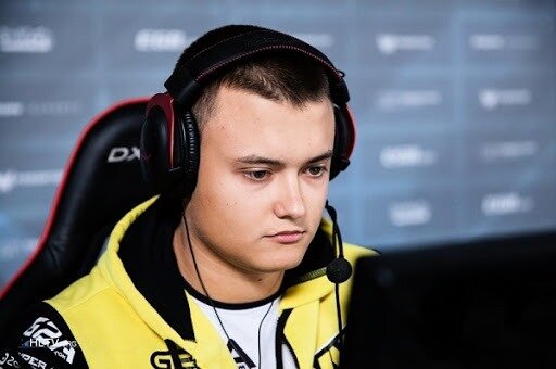 Денис "seized" Костин