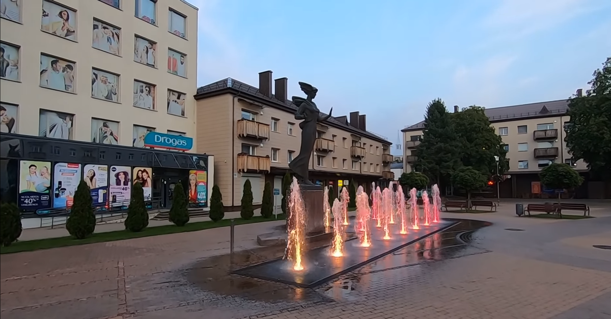 Центр Таураге ->> листайте галерею, чтобы увидеть больше ->>