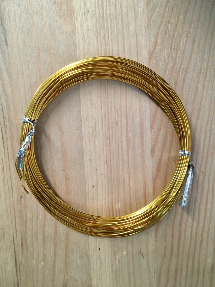 Проволока для каркаса елки. Личное фото.