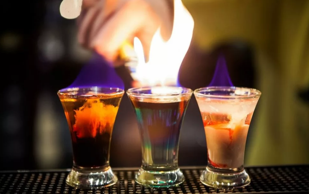 Помогает найти общий язык без лишних слов