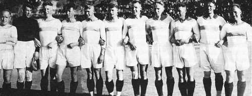 Динамо (Киев)-1936-й год. Константин Щегодский-четвертый справа. Источник фото.