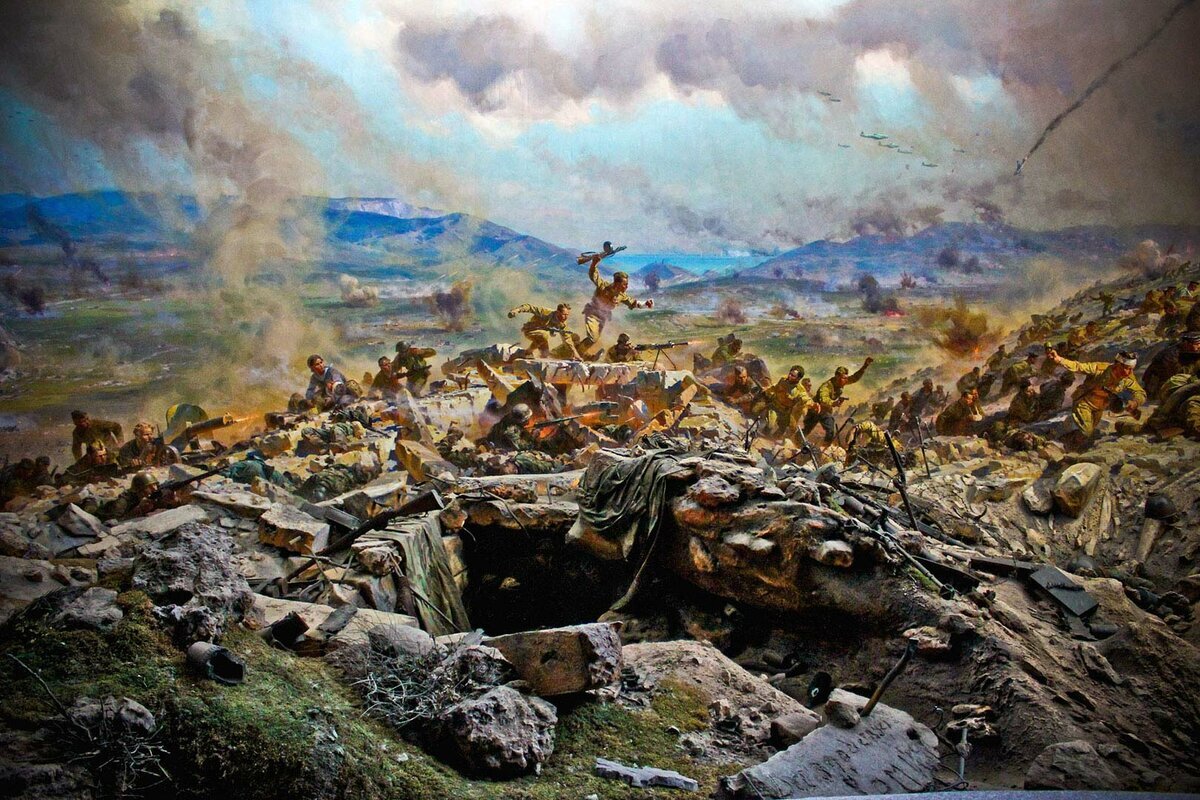 1944, 7 мая - Советские войска в Крыму овладели Сапун-горой - сильно укрепленной фашистами горной грядой юго-восточнее Севастополя.