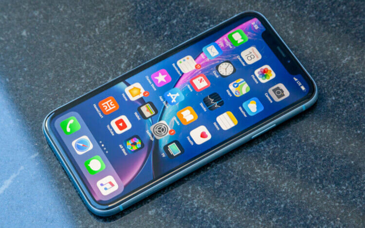 iPhone XR ещё очень неплох для 2021 года 