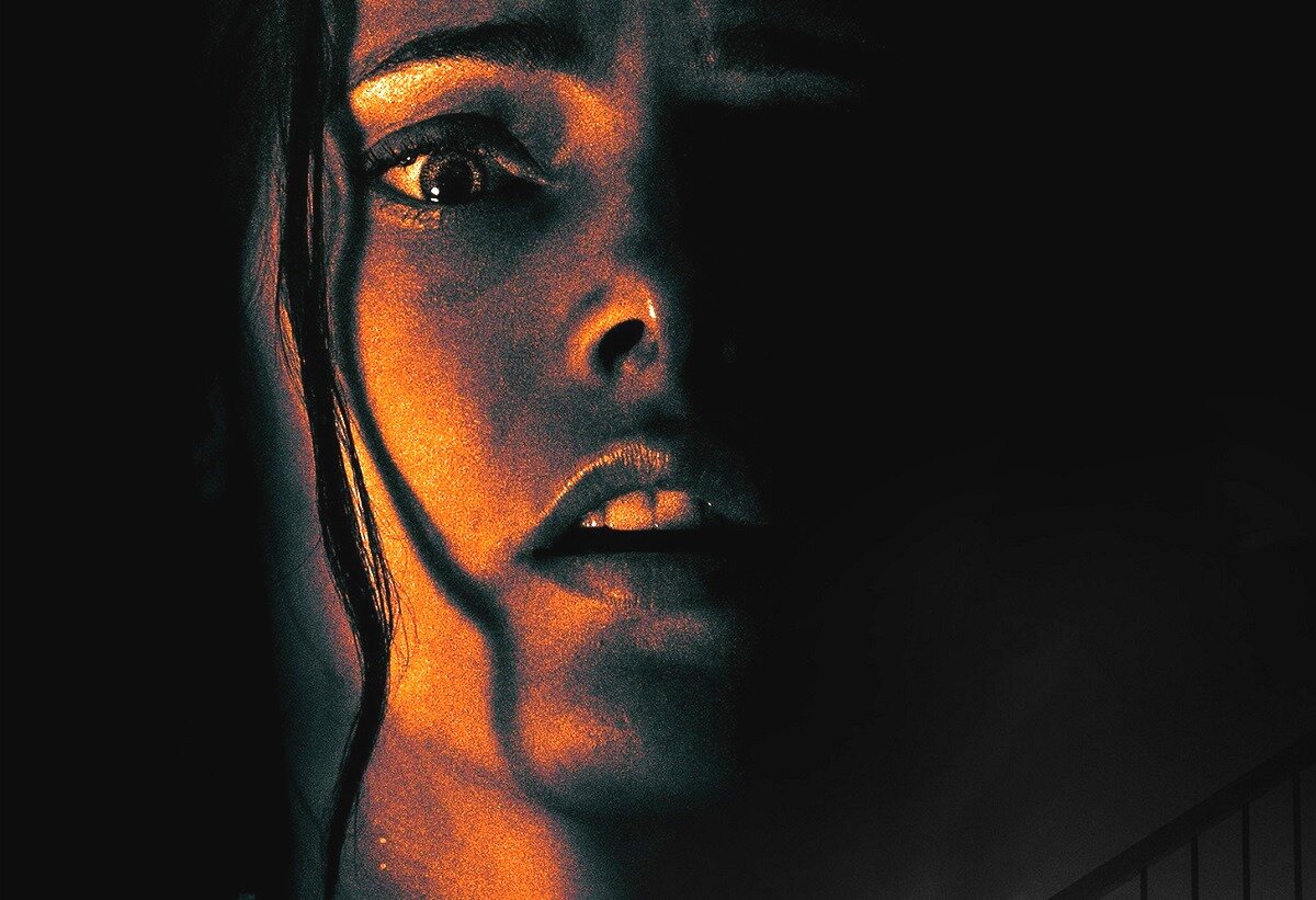 Почему отнюдь не бесталанная Эшли Грин на этом постере так похожа на фанерную бездарность Меган Фокс, неизвестно - возможно, это была чья-то злая шутка. 