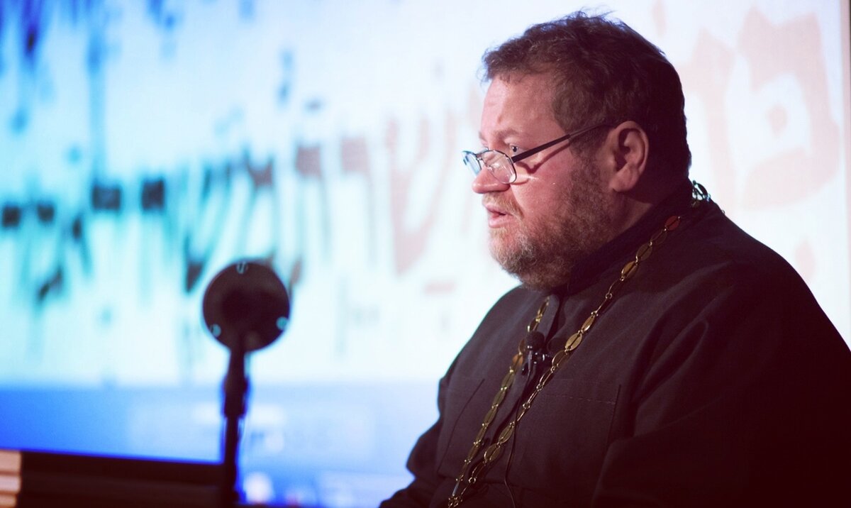 Олег Стеняев — протоиерей, богослов, писатель, публицист, проповедник, миссионер.
