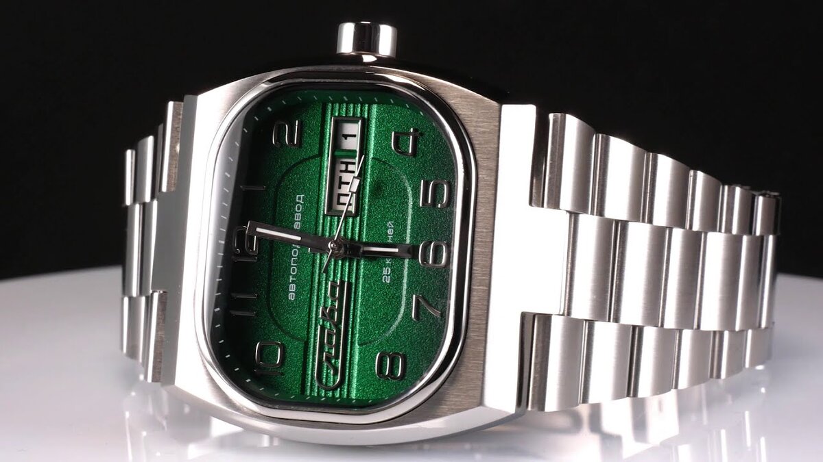 Современные часы Слава "Телевизор"