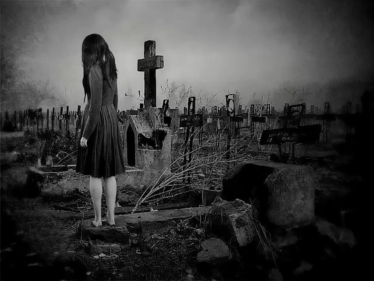 Мрачные фотосессии. Мрачное кладбище. Девушка на кладбище.