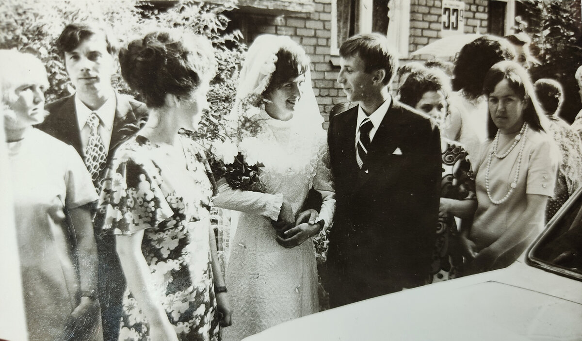 Разные мнения о жизни в СССР рождают множество слухов. Одно можно сказать точно - время было не однозначное. Я тогда был ещё ребенком и не мог оценить всего происходящего вокруг себя.-3