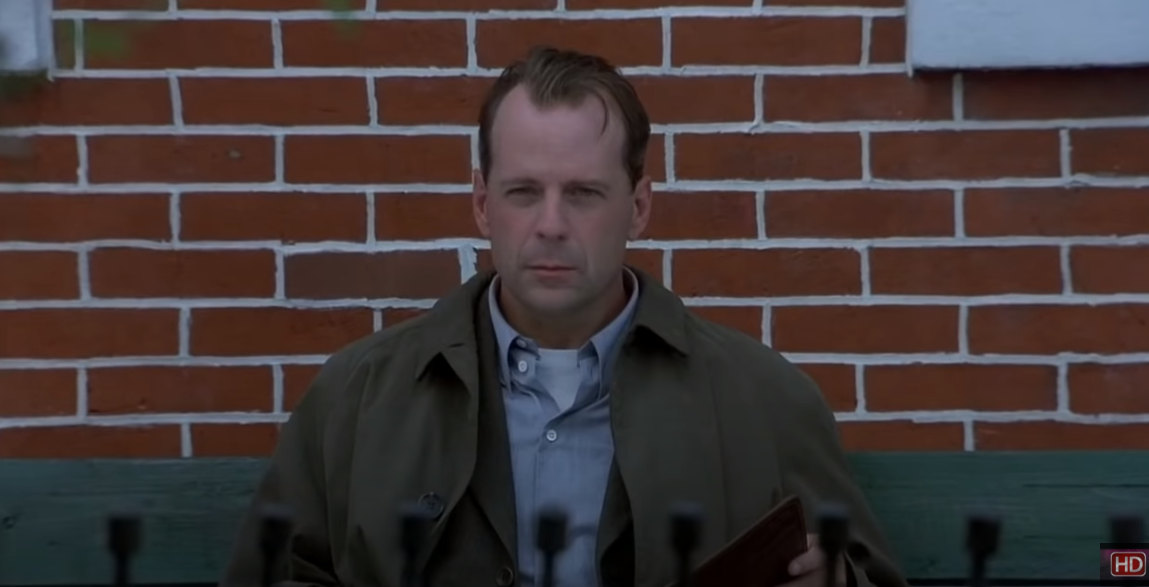 Кадр из фильма "Шестое Чувство"