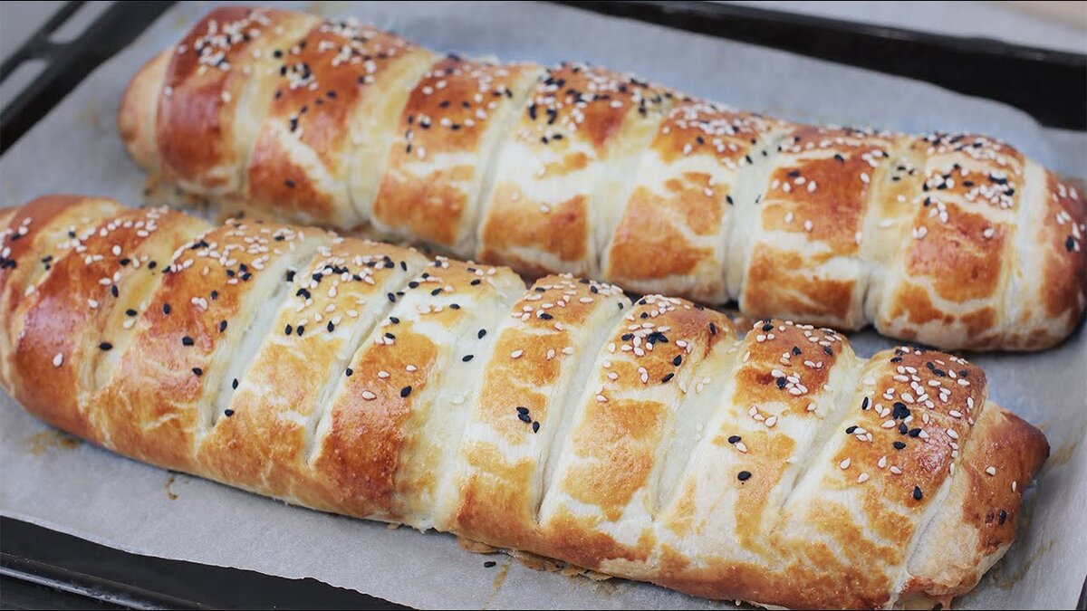 рулет из слоеного теста