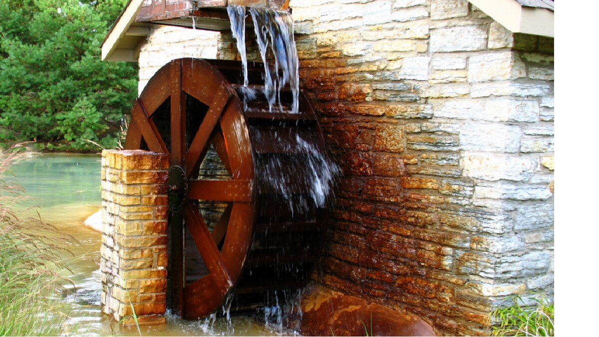 водяное колесо лоренца. колесо водяной мельницы. жернова водяной мельницы. колесо которое крутит воду как называется. водяная мельница.
