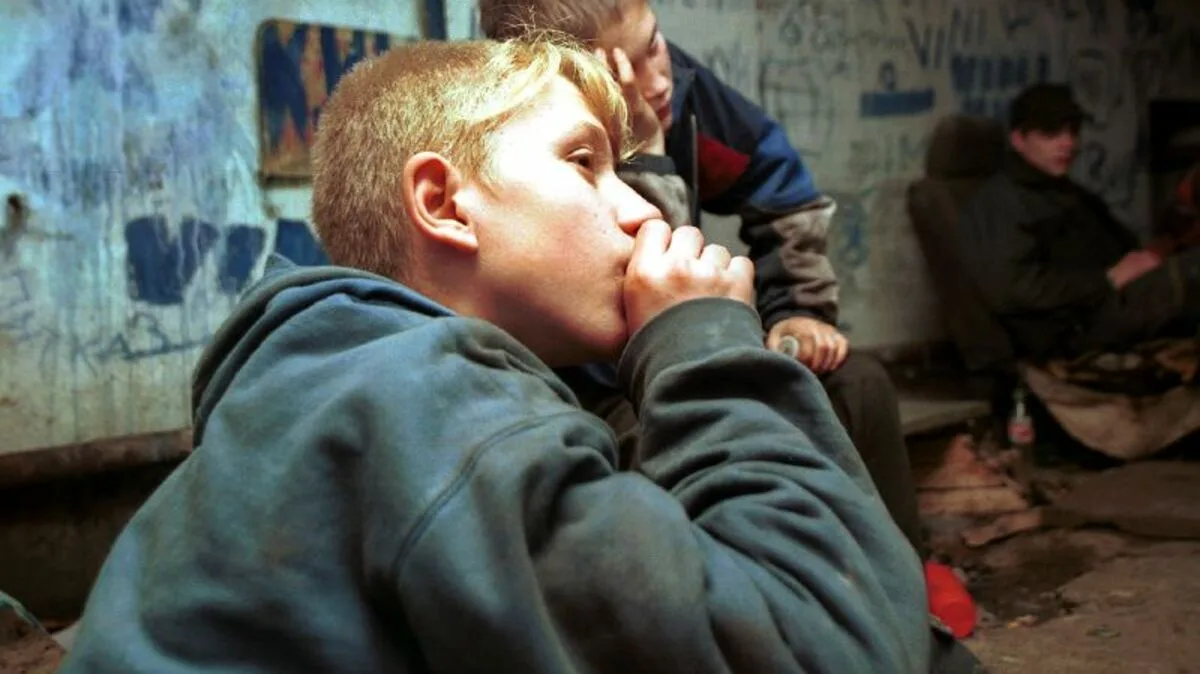 Бездомные дети наркоманы. Подростковая наркомания. Несовершеннолетние беспризорники. Беспризорники наркоманы.