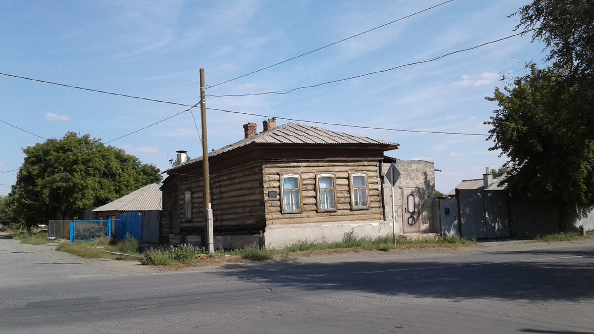 В этом доме в 1925-1926 г.г жил Герой Советского Союза Муса Джалиль 