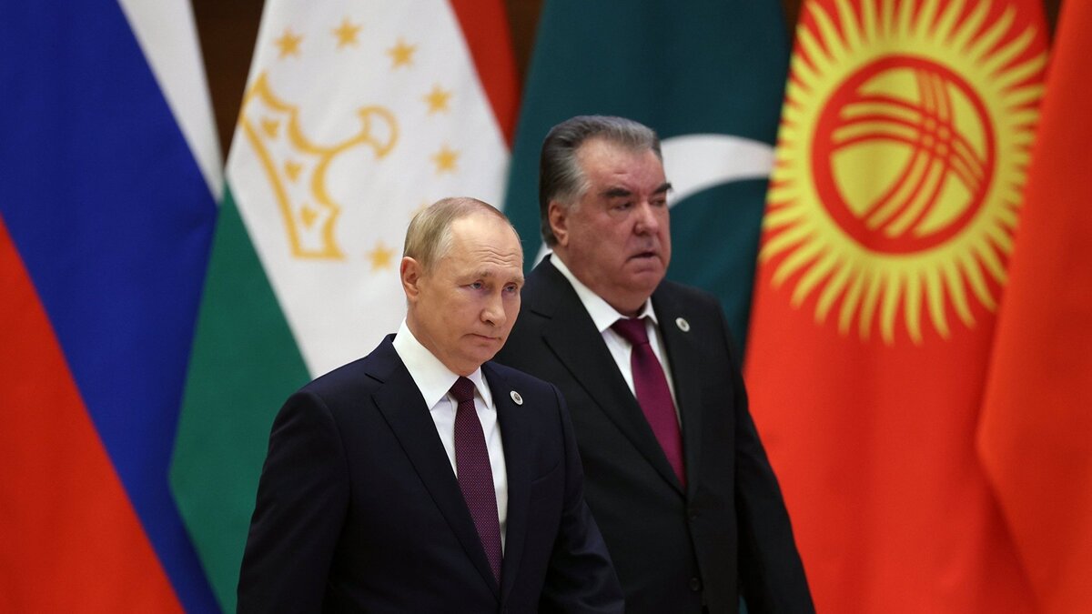    Путин и Рахмон© POOL