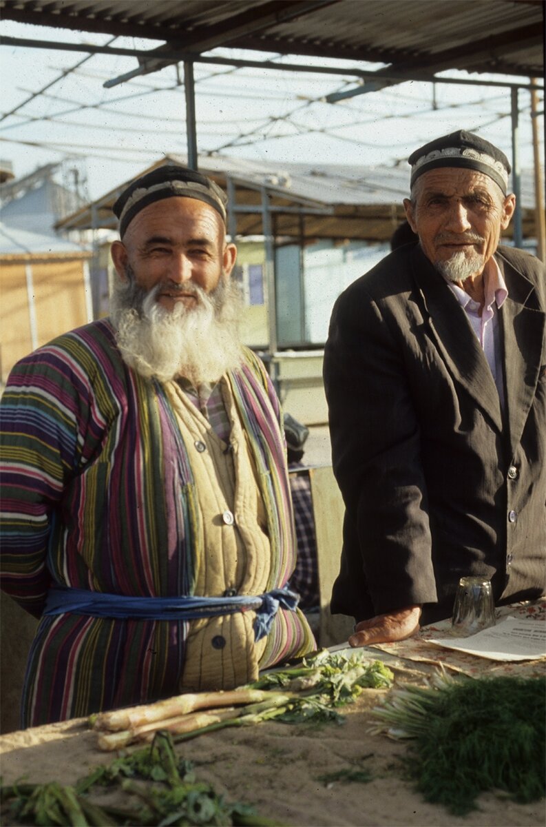 Таджикское лицо. Таджики. Таджики люди. Дед таджик. Фотографии таджиков.