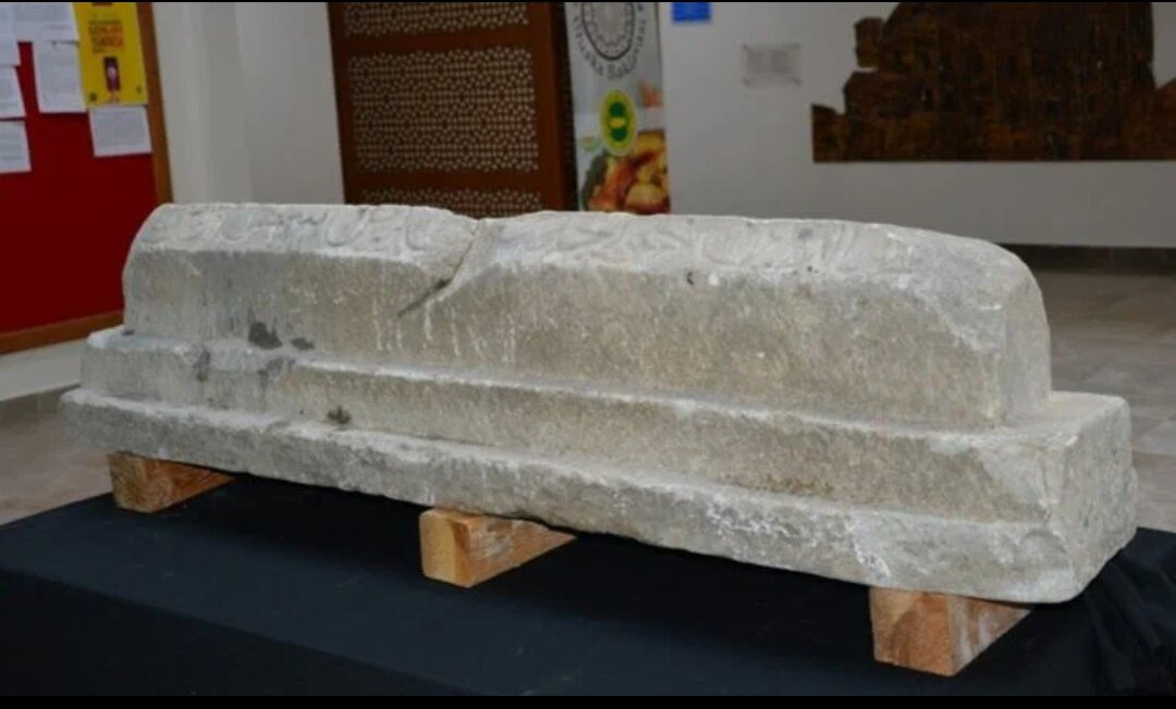 Вот она, мраморная гробница