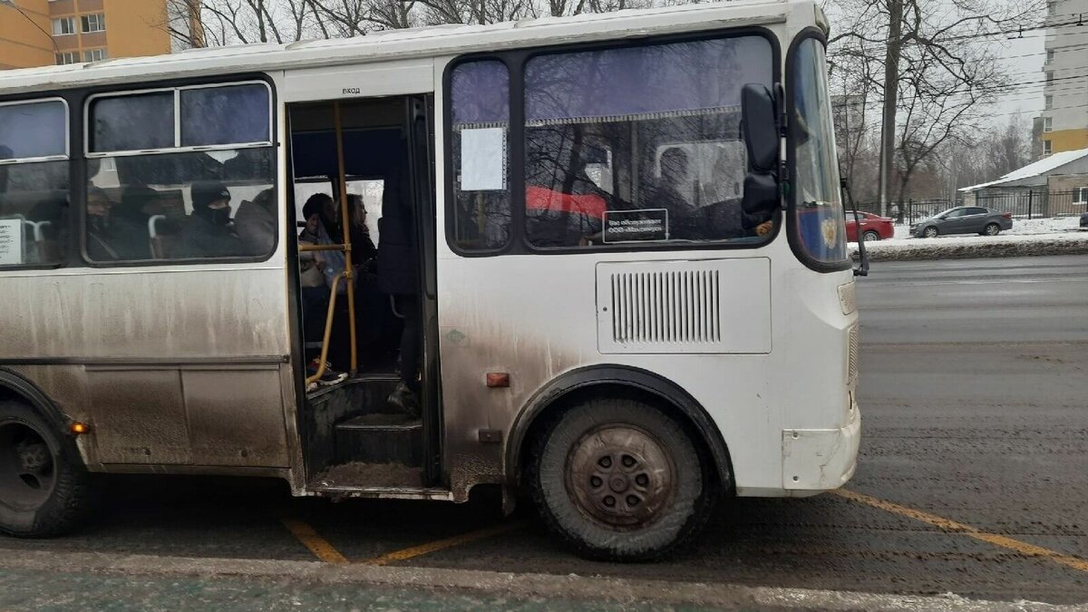     В ГКУ НО «Центр развития транспортных систем», отвечая на запрос NewsNN, опровергли забастовку водителей маршруток Т-303. Общественный транспорт курсирует между Нижним Новгородом и Бором, его обслуживает частный перевозчик.