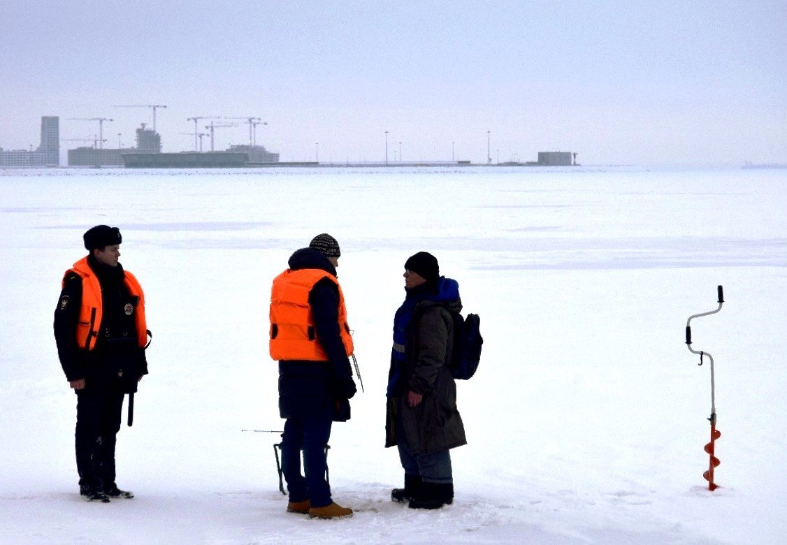 зимняя рыбалка в ленинградской области 2021. крым репино news 2018. съемка на льду. выход на лед финского залива. подледная рыбалка.