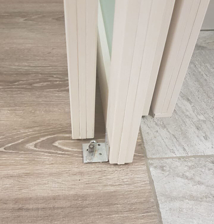 Фото некачественной перегородки другого производителя