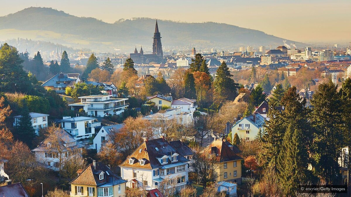 В течение последних 45 лет этот небольшой город был питательной средой для альтернативного мышления и устойчивости (Фото: encrier / Getty Images)