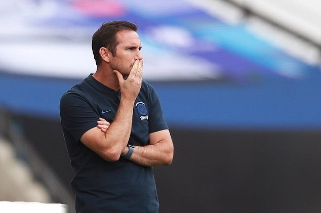 Фрэнк Лэмпард переживает  кризис в обороне в своем втором сезоне, который ему нужно решить