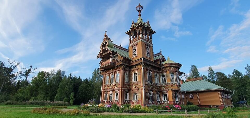 Лесной терем. Маленькая правильная Россия, затерянная  в лесах.