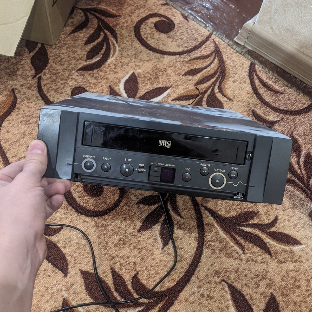 Передняя защитная панель отломалась. Все кнопки функционируют