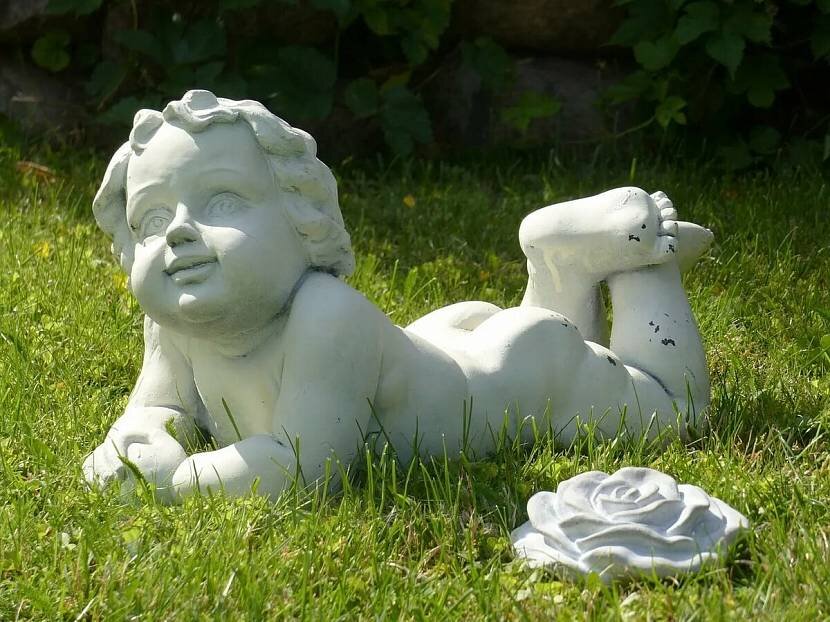 Скульптуры для сада: виды, материалы, особенности расстановки — блог «Феникс-Групп»