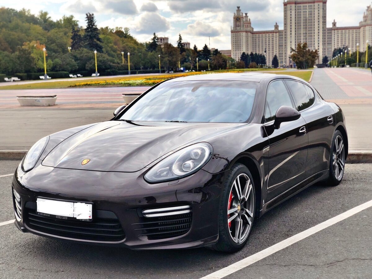 Porsche Panamera золотистый