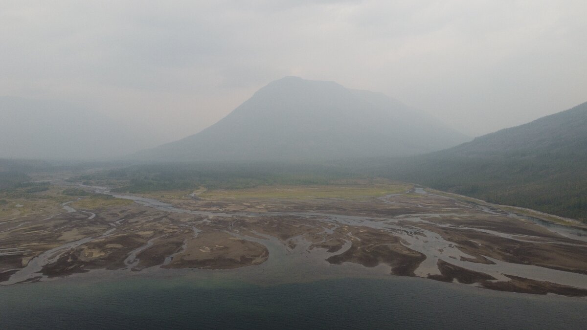 Реки Бунисяк и Хойси впадают в озеро Лама. Плато Путорана, поход 2020