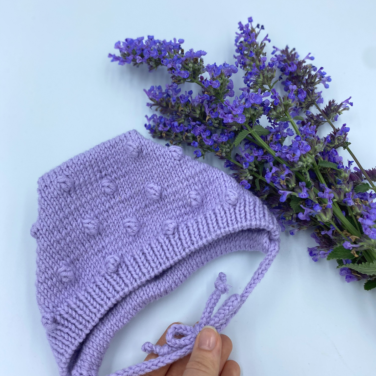 Фото: вязаный чепчик